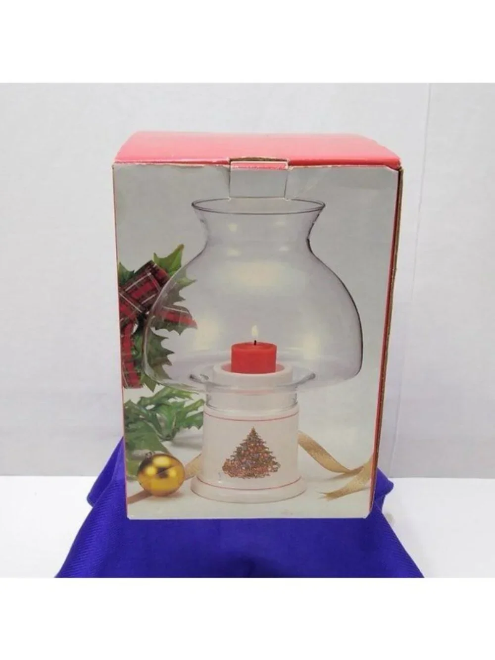 Classique Hurricane Lamp w/ Christmas Tree Embellishment Great Used Condition